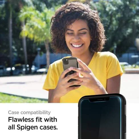 Protector de pantalla Spigen para iPhone 11 y XR EZ FIT GLAS.tR SLIM
